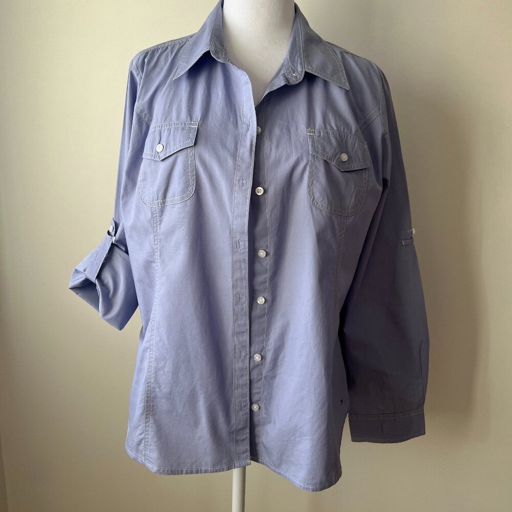 💙 Tommy Hilfiger Light Blue Cotton Button-Down Shirt - Classic & Versatile